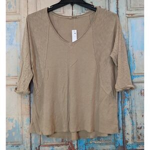Lamade Womens Size Small Tan 3/4 Sleeve V Neck Pullover Basic T Shirt